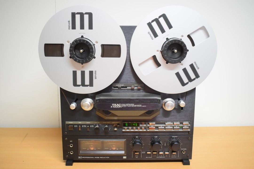 Teac X-1000R Black – 4Track Stereo Tape Recorder  			